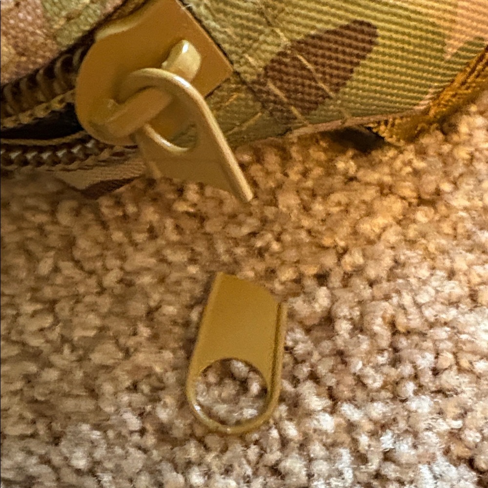Camo water resistant Backpack
Military Uniform Supply Brand - Picture 8 of 9